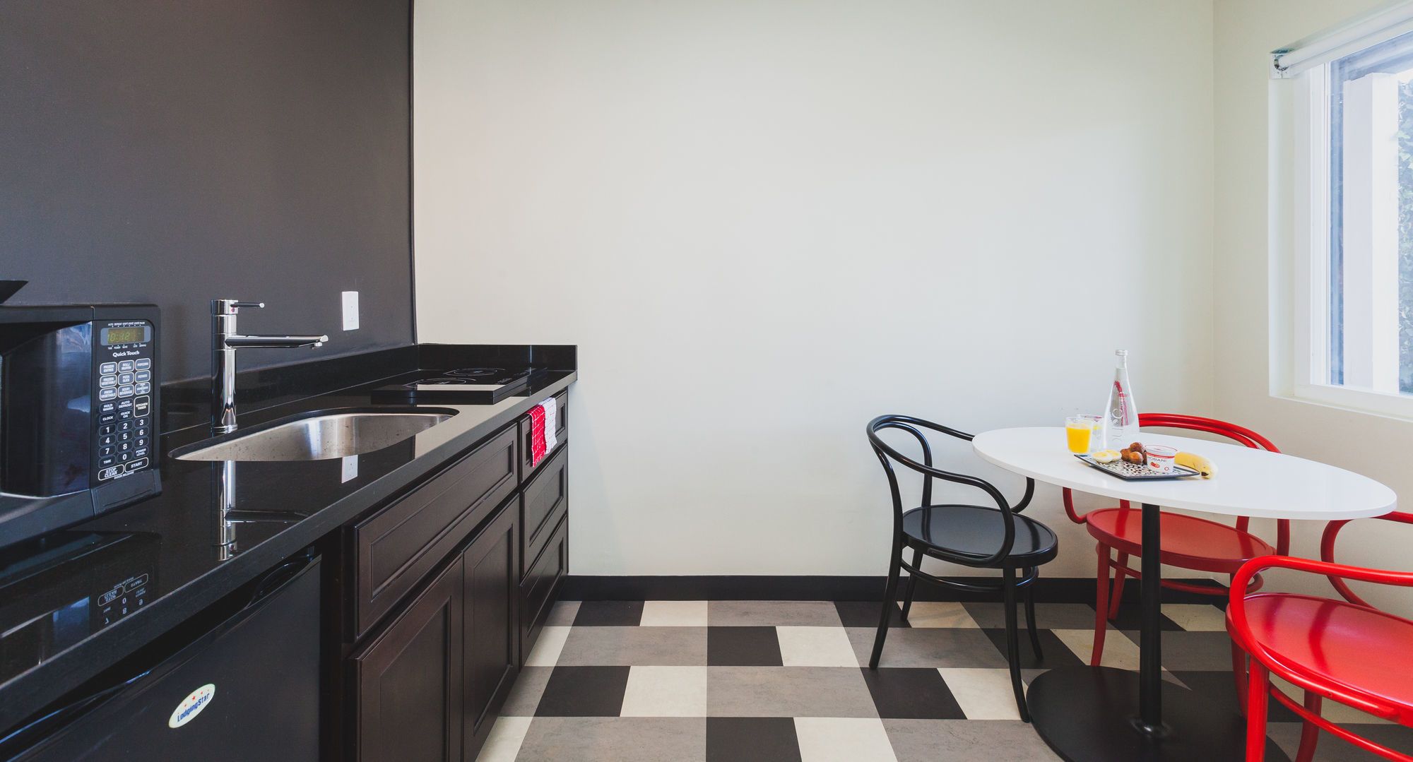 Deluxe Room, 2 Double Beds, Kitchenette | Private kitchenette | Fridge, microwave, coffee/tea maker