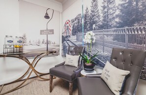 Lobby sitting area - LiA Hotel (San Carlos)