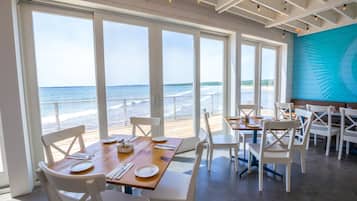 Lunch, dinner, brunch served; local cuisine