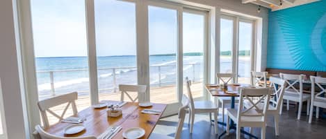 Lunch, dinner, brunch served; local cuisine