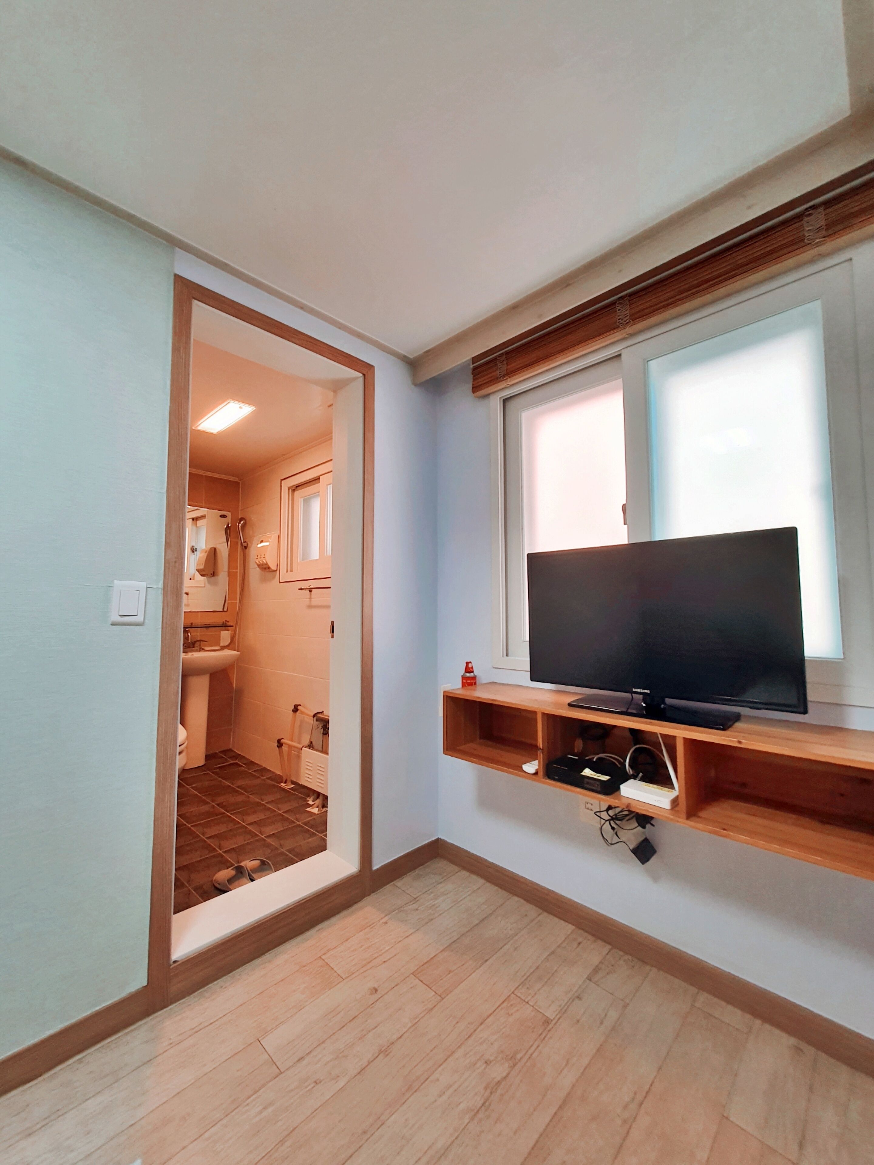 Standard Single Room | Iron/ironing board, free WiFi, bed sheets