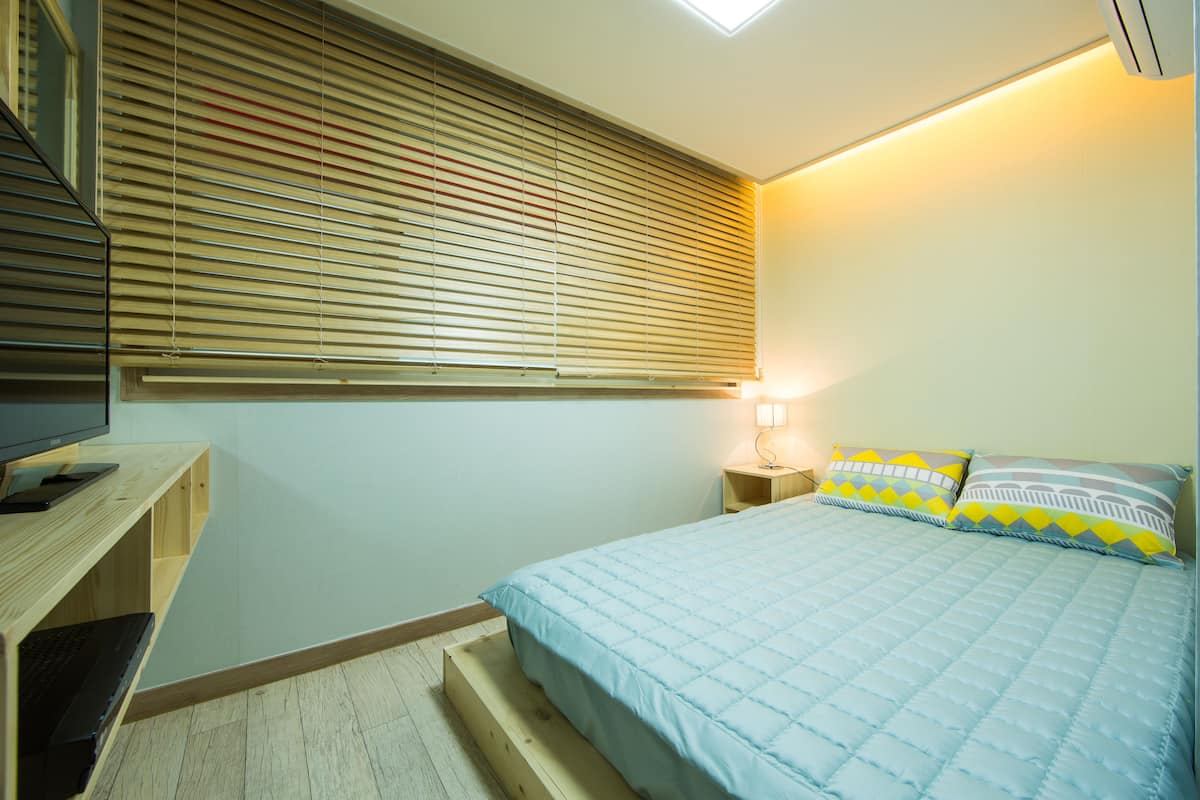 Economy Double Room | Iron/ironing board, free WiFi, bed sheets