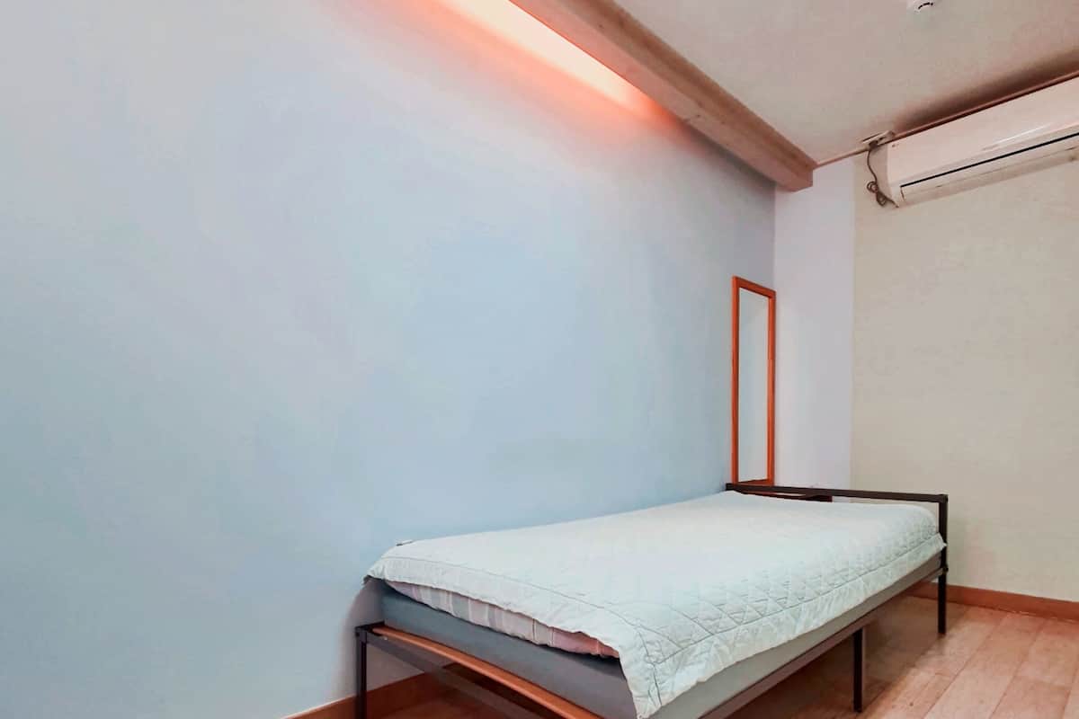 Standard Single Room | Iron/ironing board, free WiFi, bed sheets