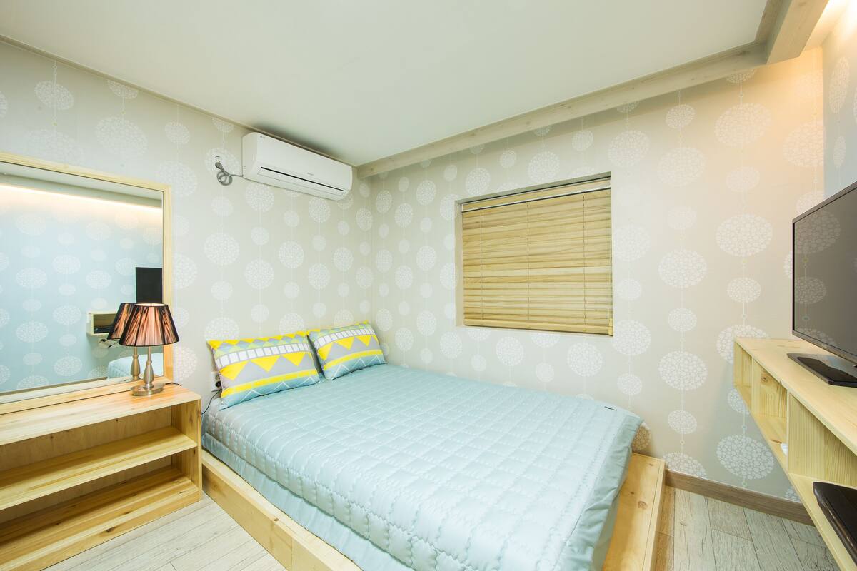 ห้องสแตนดาร์ดดับเบิล | เตารีด/โต๊ะรีดผ้า, Wi-Fi ฟรี, ผ้าปูที่นอน