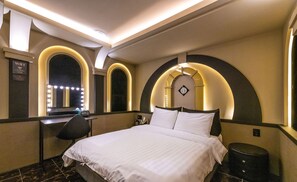 Semi Double Room (No Windows) | Individually decorated, individually furnished, free WiFi - New Chonji Hotel (Seoul)