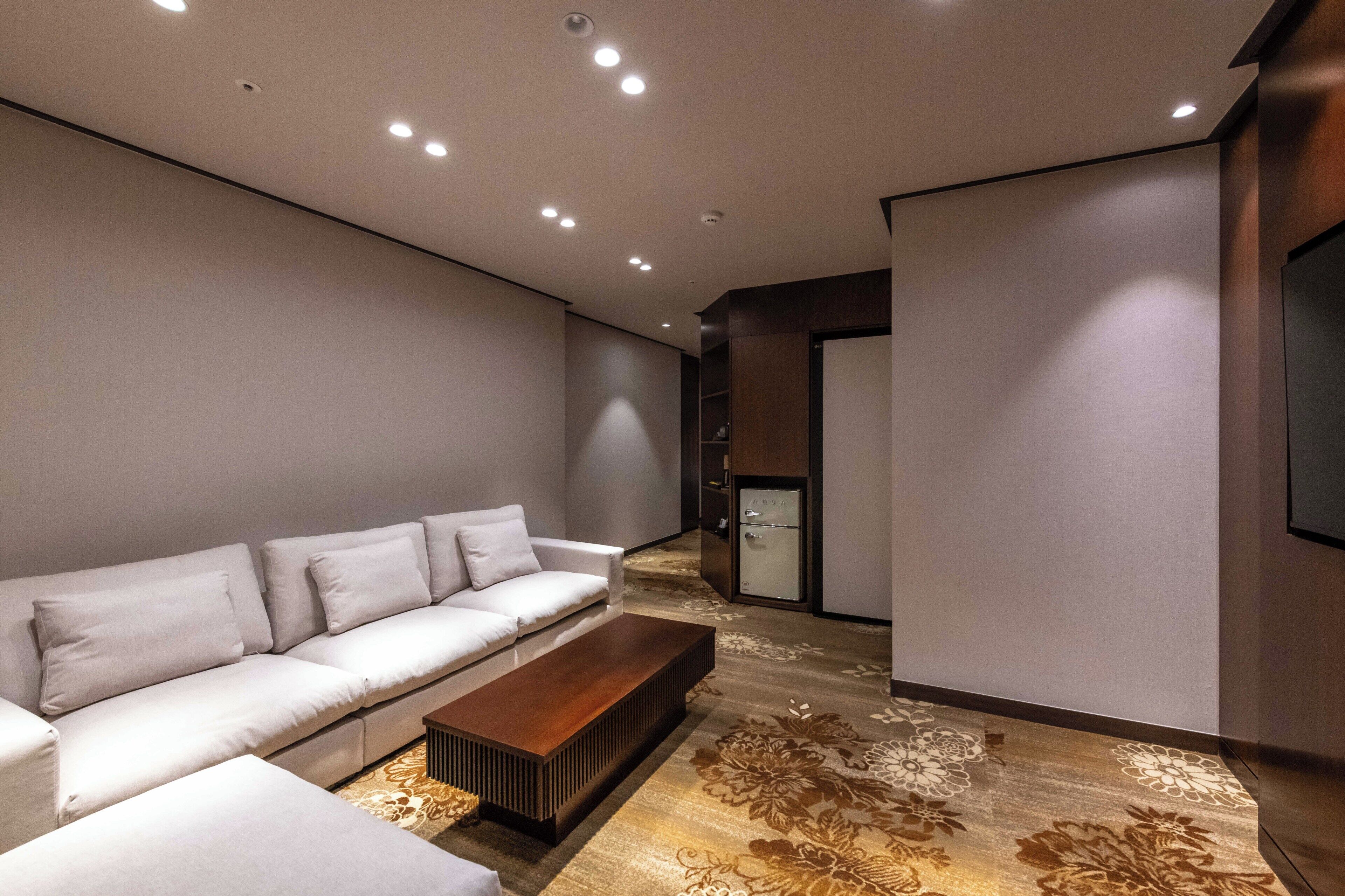 Decoración personalizada, muebles diferentes y wifi gratis 