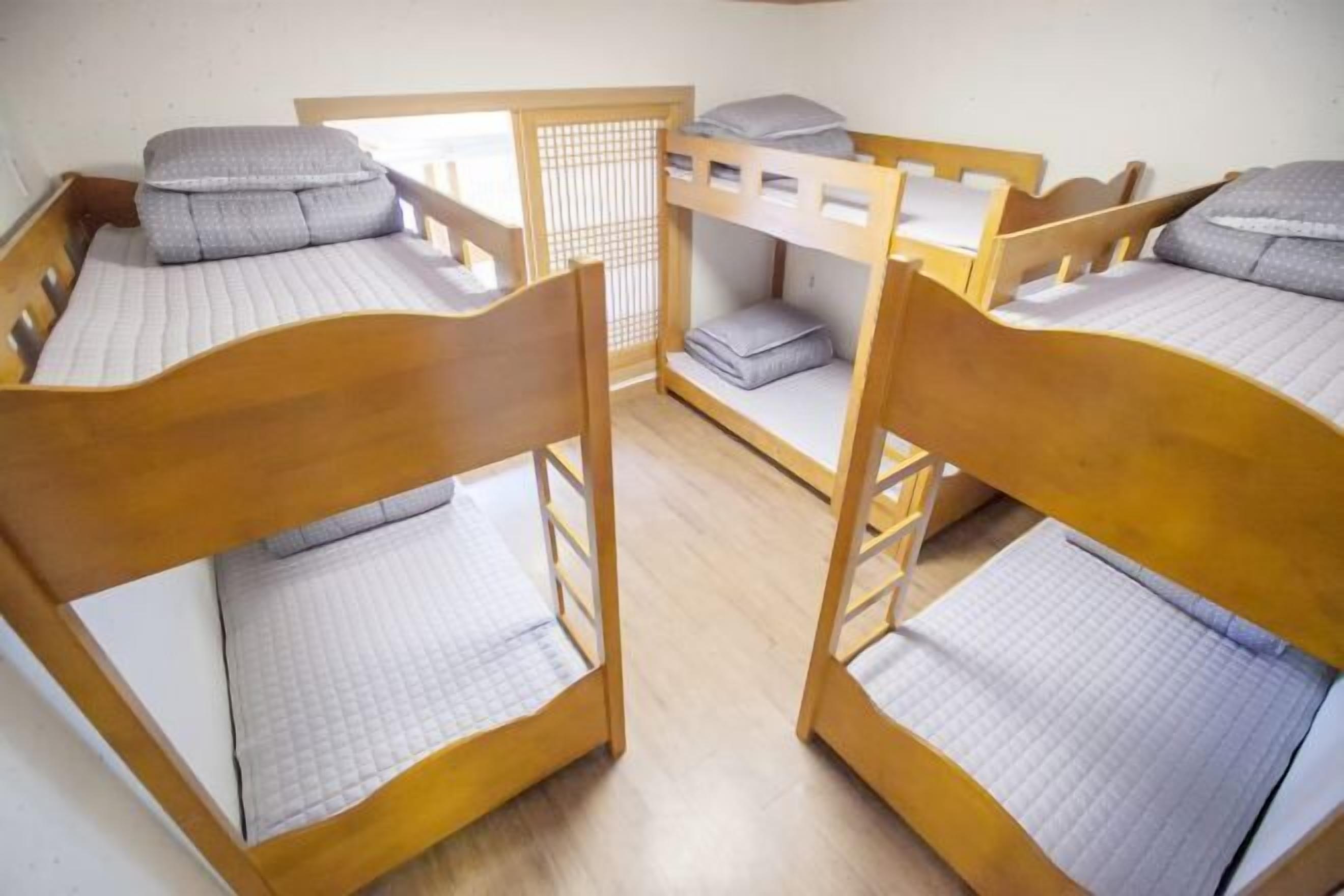 Desk, laptop workspace, soundproofing, free WiFi