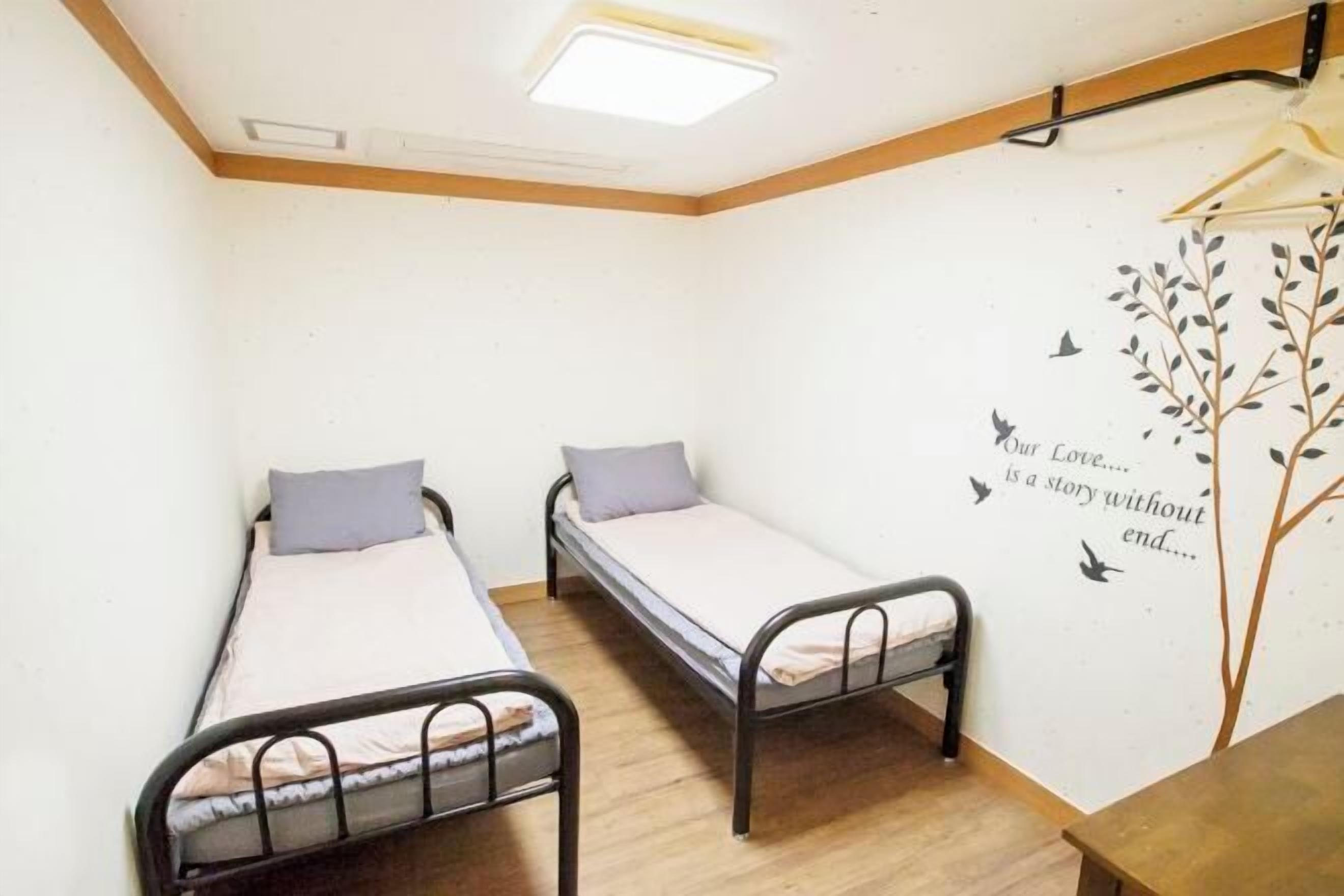 Desk, laptop workspace, soundproofing, free WiFi