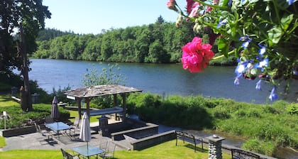 Campbell River Lodge by Riverside