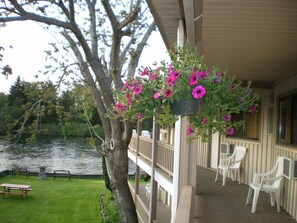 Exterior - Campbell River Lodge by Riverside (Campbell River)