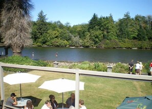 View from property - Campbell River Lodge by Riverside (Campbell River)