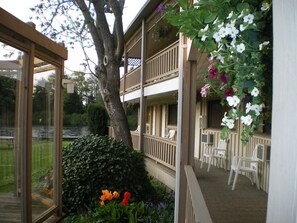Exterior - Campbell River Lodge by Riverside (Campbell River)