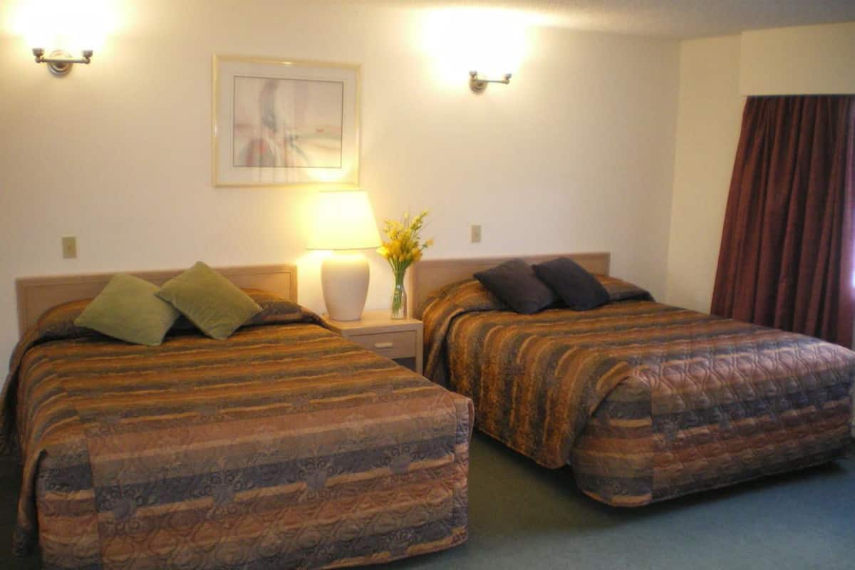 Queen Room with Two Queen Beds | Desk, free WiFi