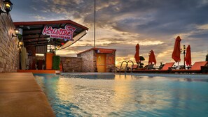 屋外プール、サンラウンジャー