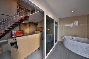 Kostenlose Toilettenartikel, Haartrockner, Handtücher