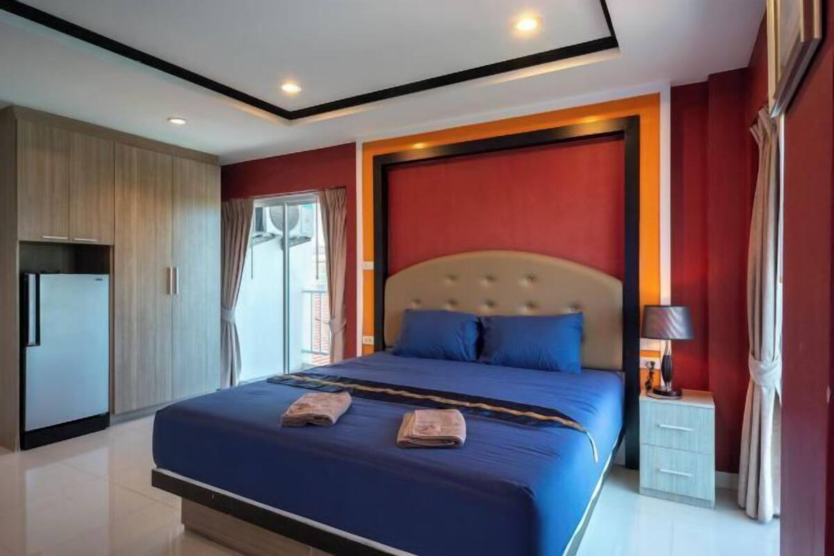 Minibar, in-room safe, desk, rollaway beds