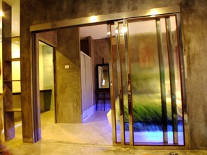 Studio Ground Floor | Premium bedding, pillowtop beds, in-room safe, free WiFi