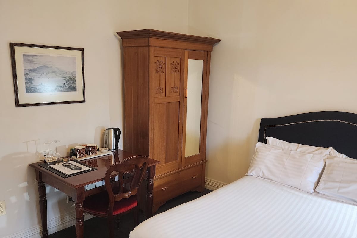 Business kamer, 1 tweepersoonsbed | 1 slaapkamer, luxe beddengoed, individueel gedecoreerd