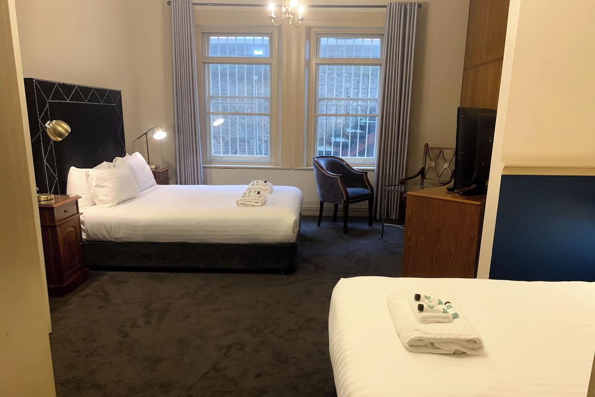 Familie suite | 1 slaapkamer, luxe beddengoed, individueel gedecoreerd