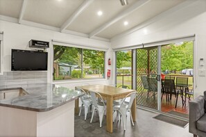 Superior 3 Bedroom Cabin | Living area