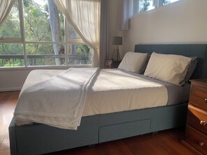 Three Bedroom House - Eltham Retreat Guest House (Eltham)