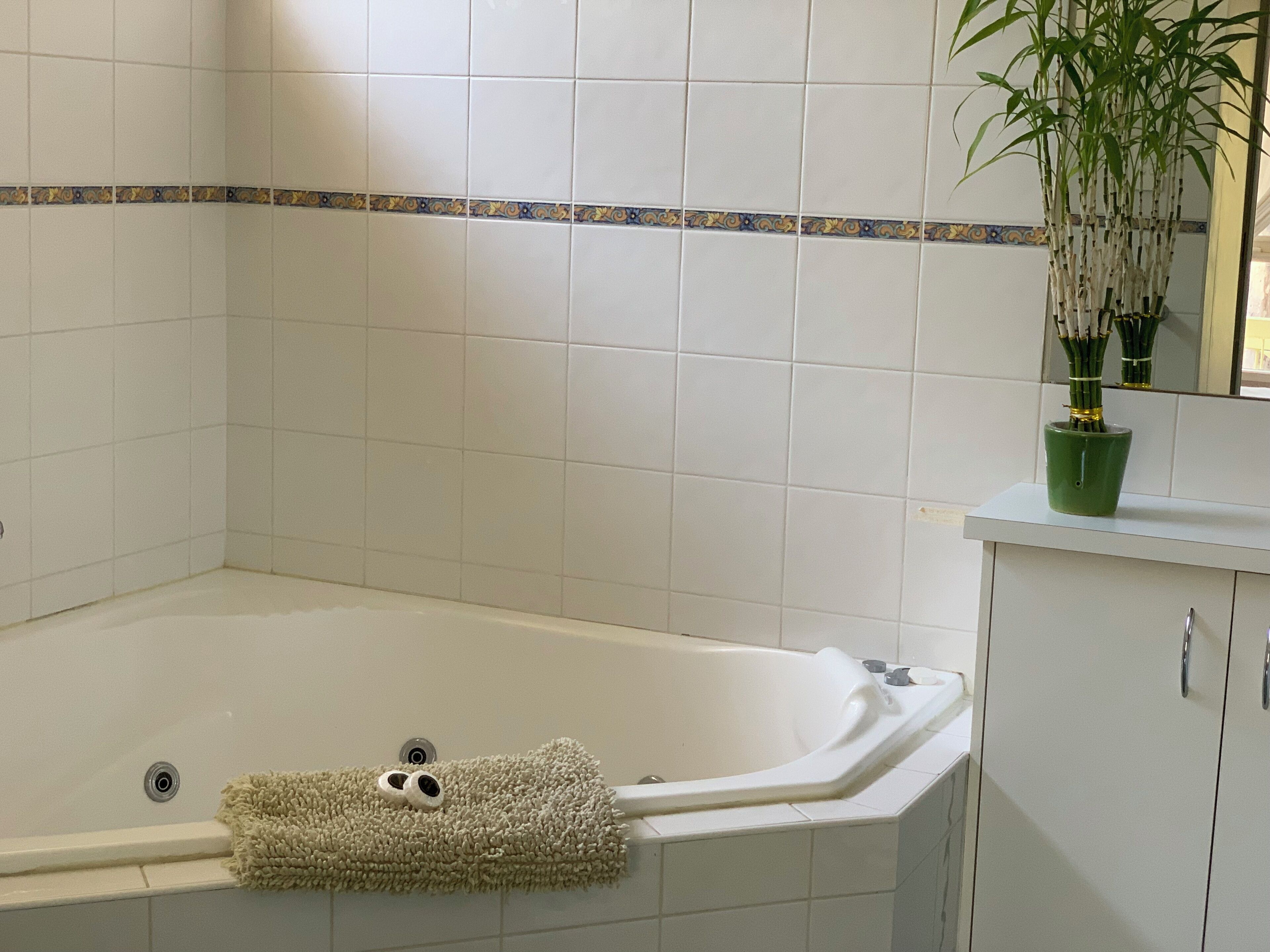 Bathtub spa indoor