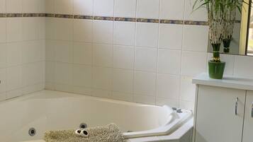 Bathtub spa indoor