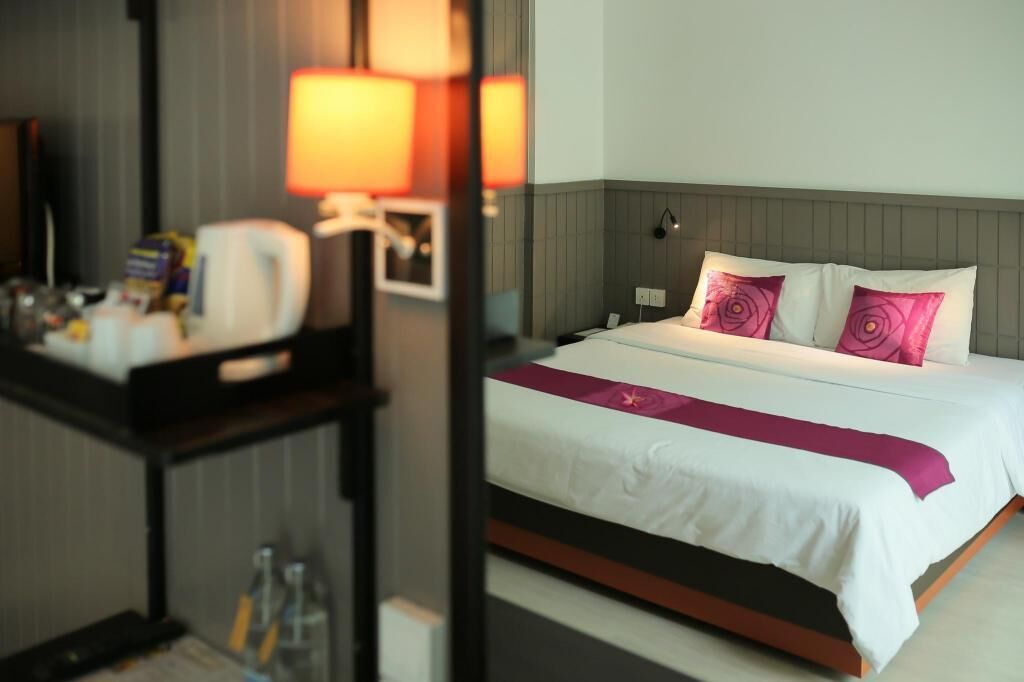 Premium bedding, minibar, in-room safe, desk