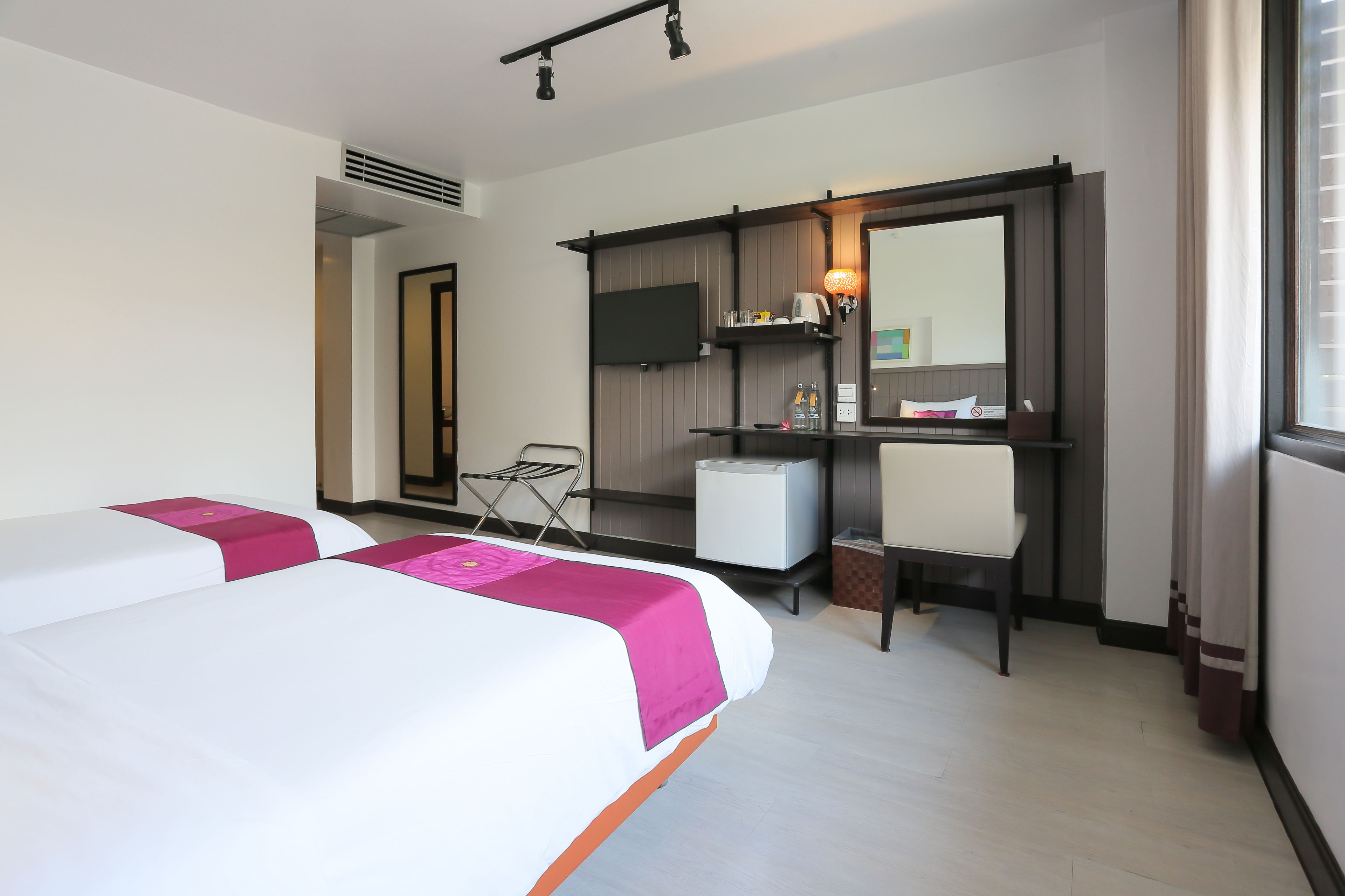 superior twin room | premium bedding, minibar, in-room safe, desk