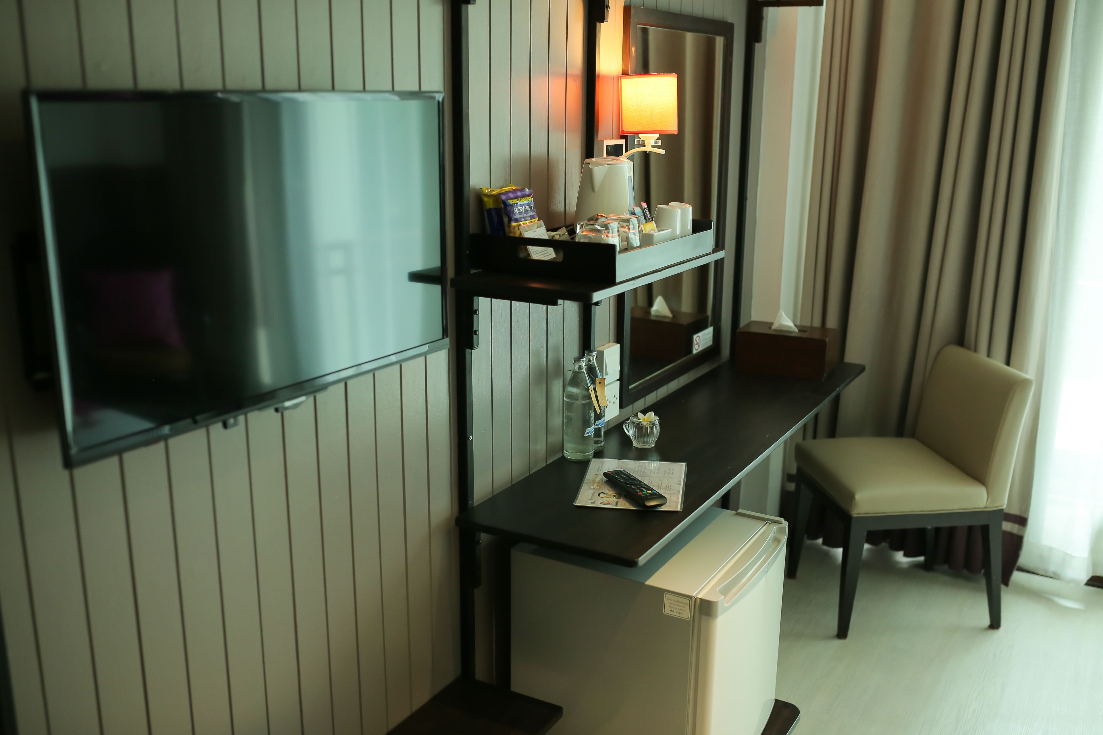 premium bedding, minibar, in-room safe, desk