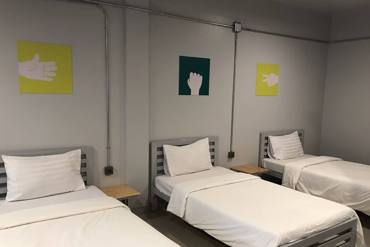 Free WiFi, bed sheets