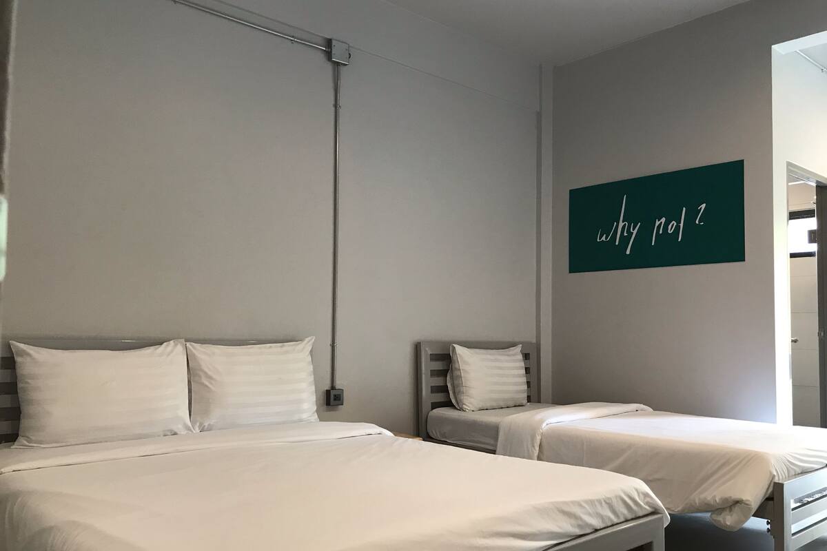 Free WiFi, bed sheets