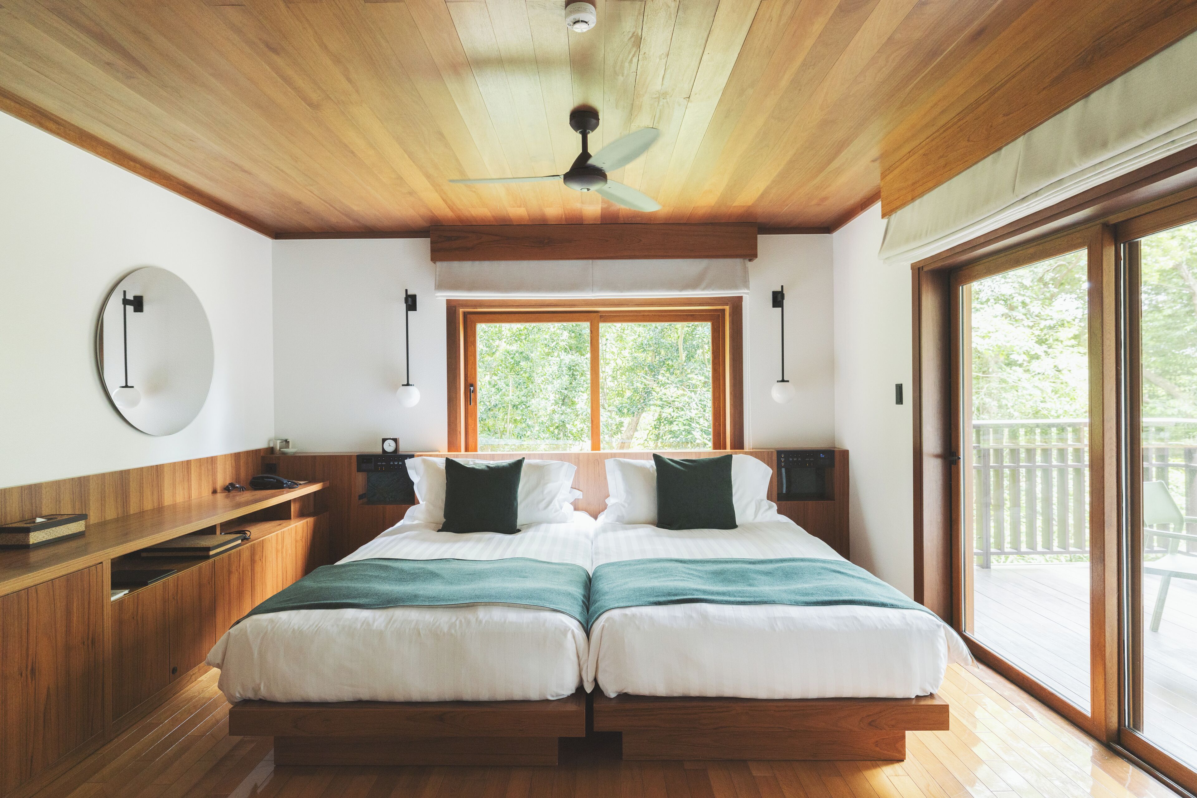 Villa - Manasa (1F) | เครื่องนอนระดับพรีเมียม, ผ้านวมขนเป็ด, มินิบาร์ฟรี, ตู้นิรภัยในห้องพัก