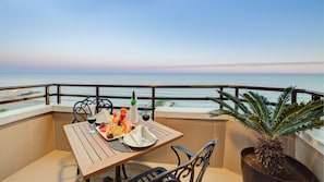 In-room dining - Sahil Martı Hotel (Mezitli)