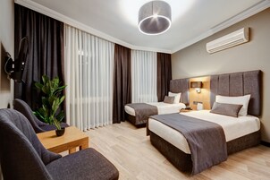 Minibar, in-room safe, free WiFi, wheelchair access