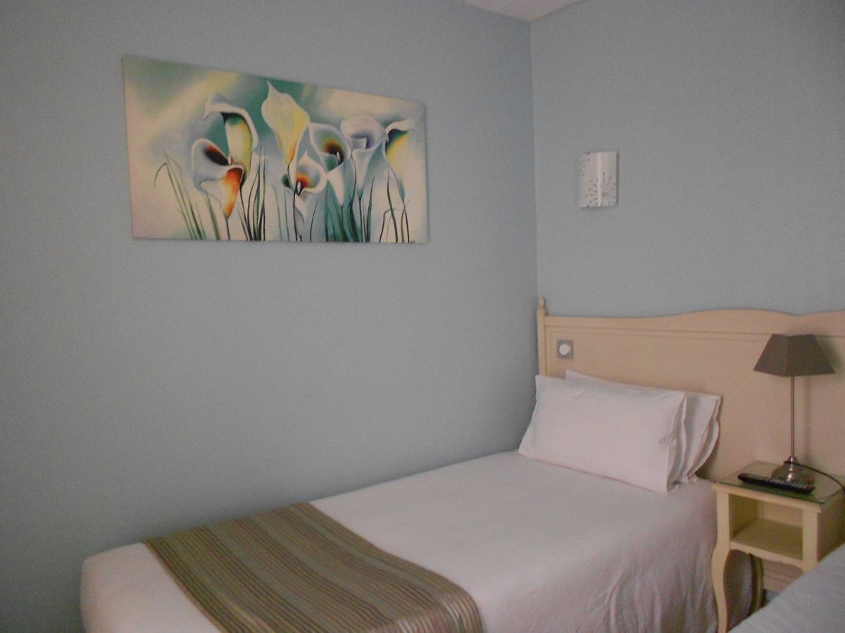 Hochwertige Bettwaren, Minibar, Zimmersafe, Schreibtisch