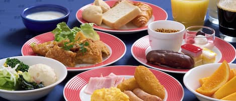 Daily buffet breakfast for a fee
