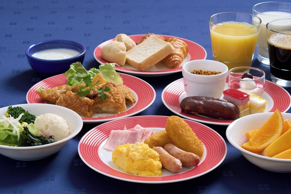 Café da manhã com buffet todos os dias mediante uma taxa