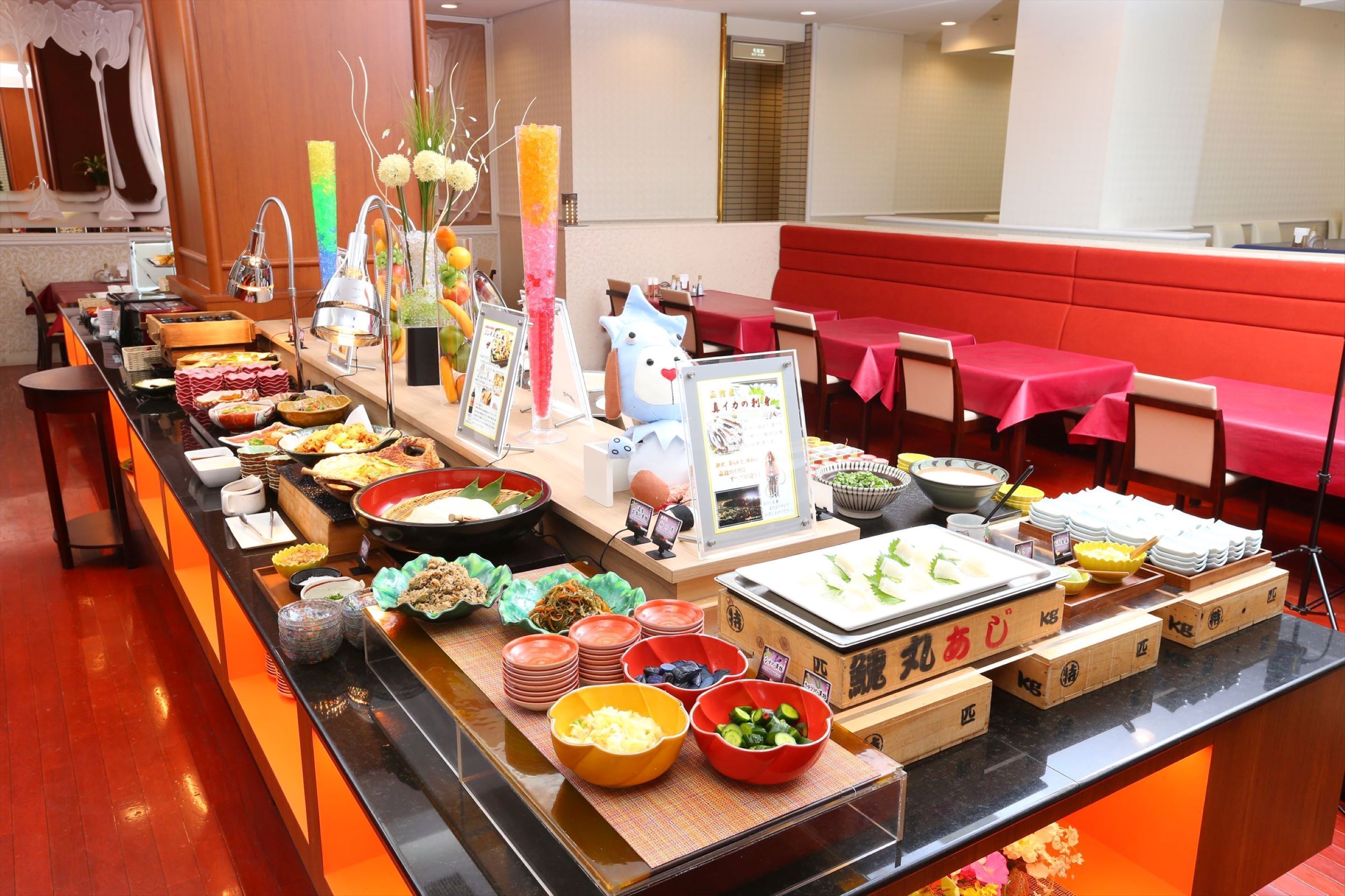 daily buffet breakfast for a fee