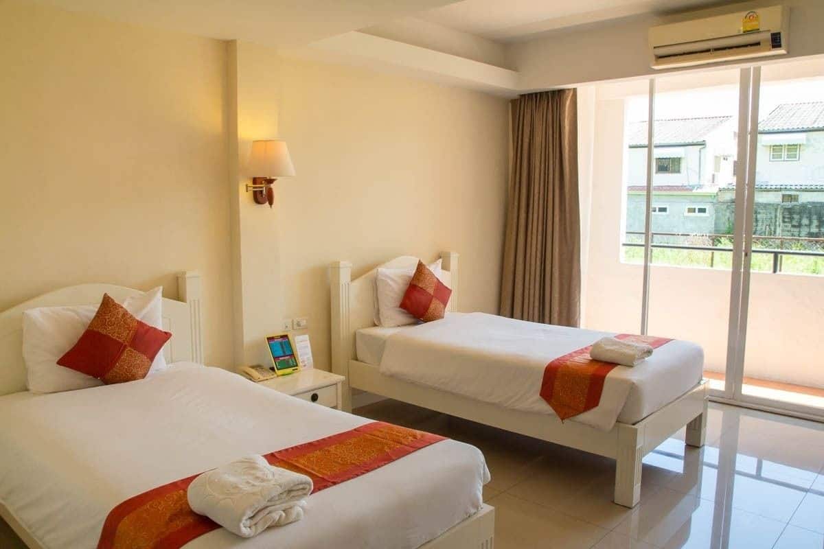 Habitación Deluxe con 2 camas individuales | Escritorio y wifi gratis