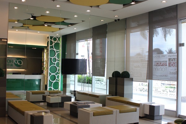 Lobby lounge