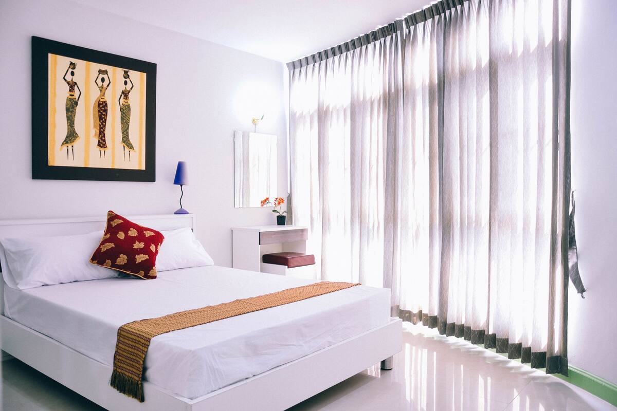 Desk, free WiFi, bed sheets