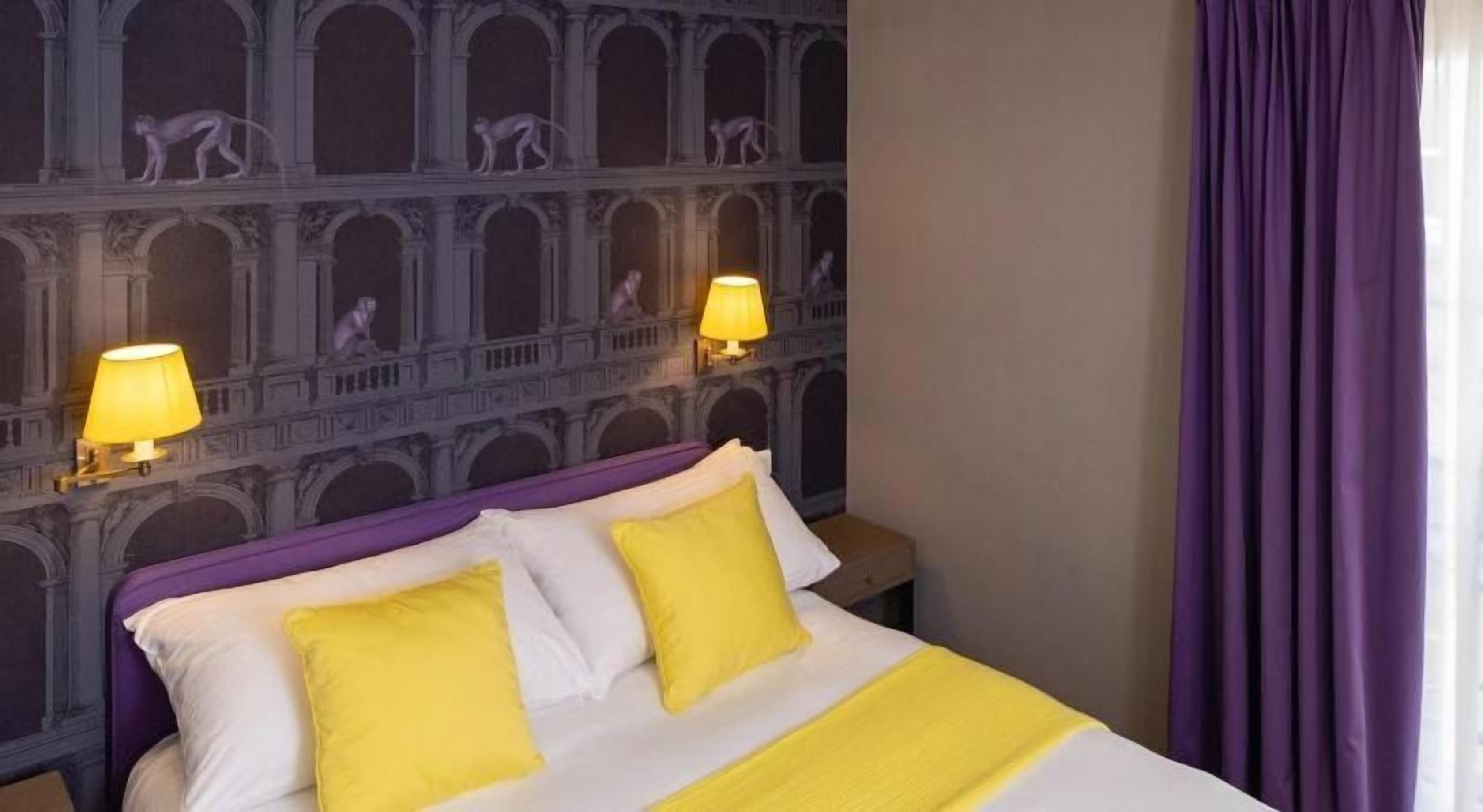 Premium bedding, in-room safe, individually decorated