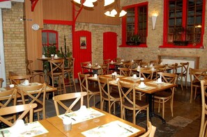 Terrace/patio - Hotel Au Tonnelier (Bergues)