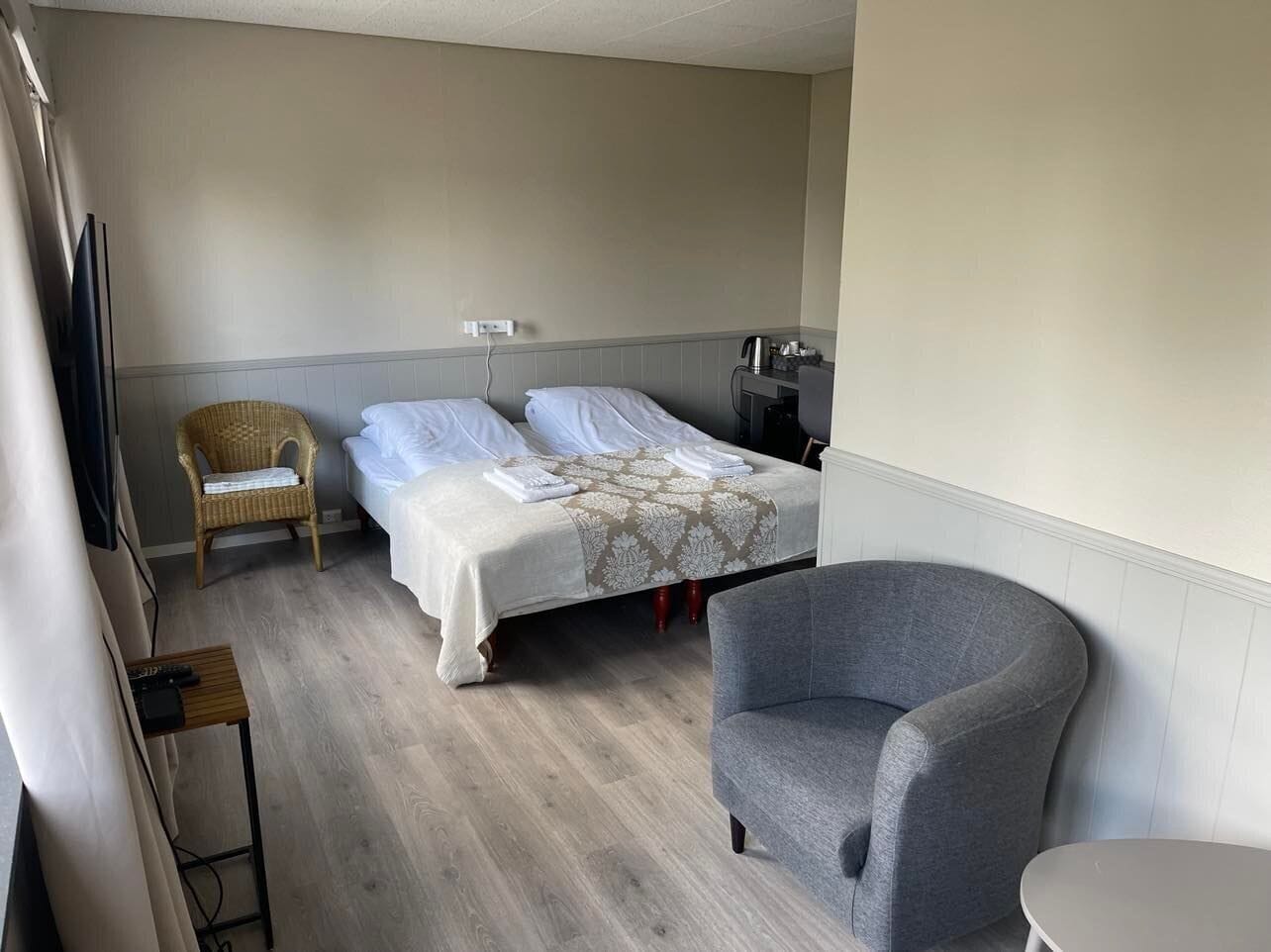 Minibar, desk, free WiFi, bed sheets