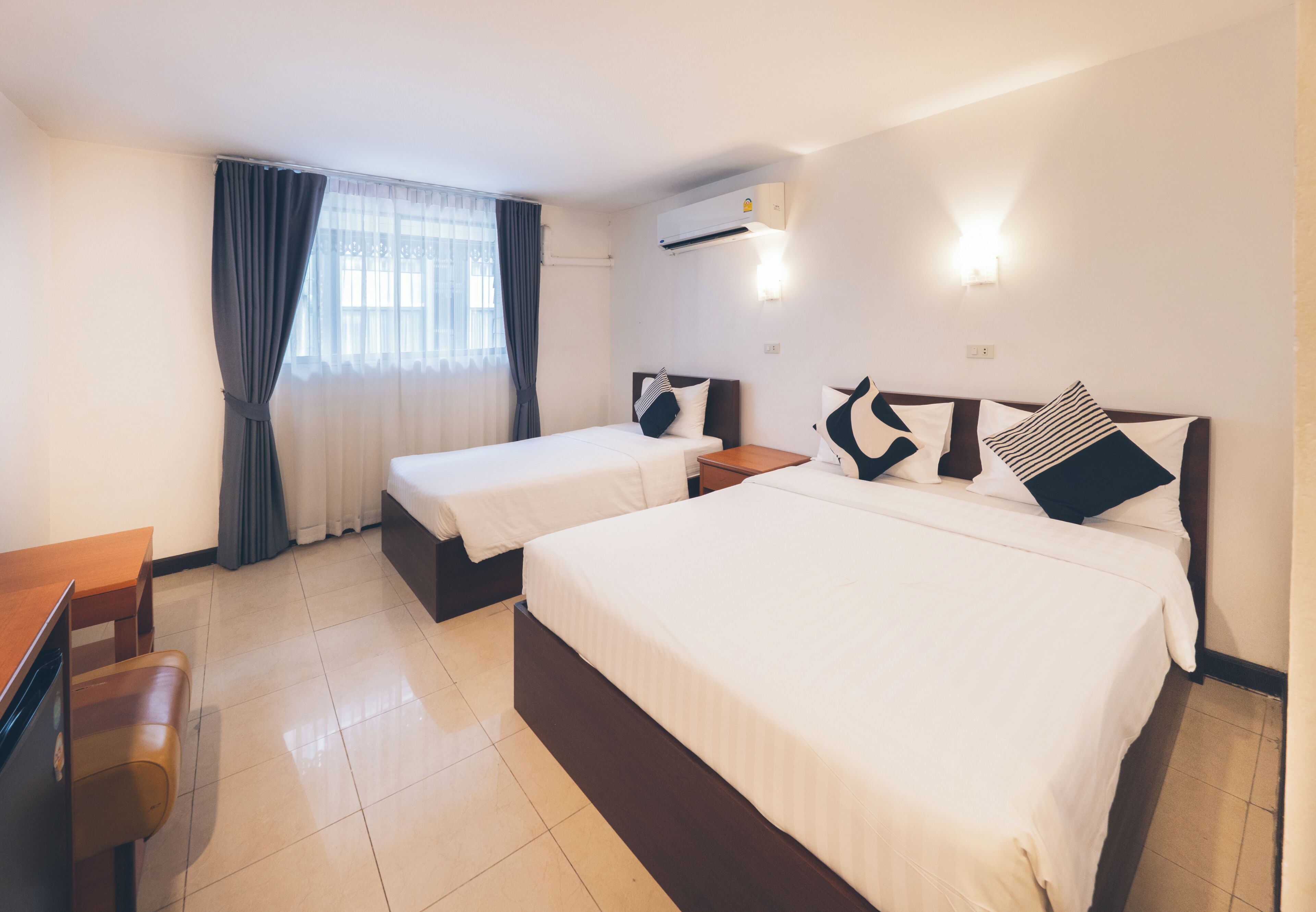 Family Triple Room | In-room safe, free WiFi, bed sheets