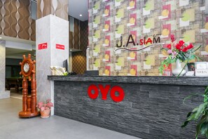 Reception - Collection O JA Siam City (Pattaya)