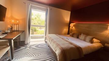 In-room safe, desk, laptop workspace, soundproofing