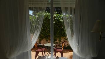 Kamer, 1 twee- of 2 eenpersoonsbedden | Veranda