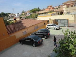 Self-parking (surcharge) 5 per night